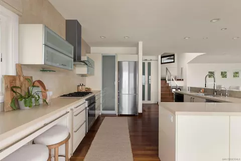 Kitchen - 1112 Neptune Ave, Encinitas, CA 92024 photo 4 of 5