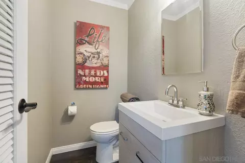 Bath - 497 Mountain View Rd, El Cajon, CA 92021 photo 1 of 2