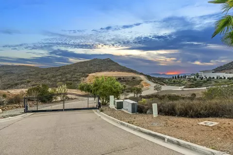 15003 Toothrock Rd #3, Poway, CA 92064 photo 2