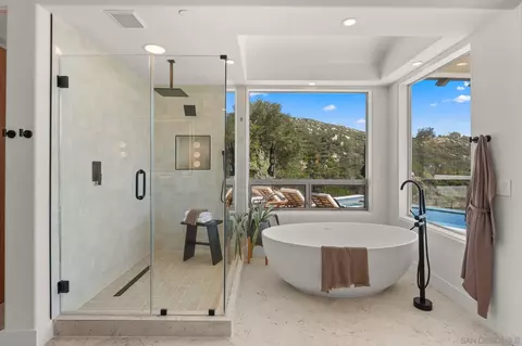 Bath - 15711 Salida Del Sol, Ramona, CA 92065 photo 2 of 7