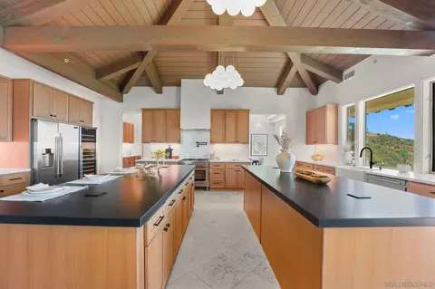 Kitchen - 15711 Salida Del Sol, Ramona, CA 92065 photo 2 of 4