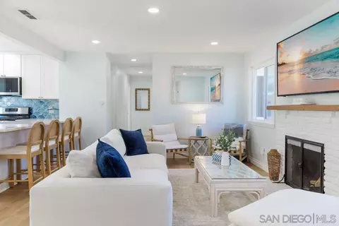 Living - 1609 Grandview St, Oceanside, CA 92054 photo 1 of 1