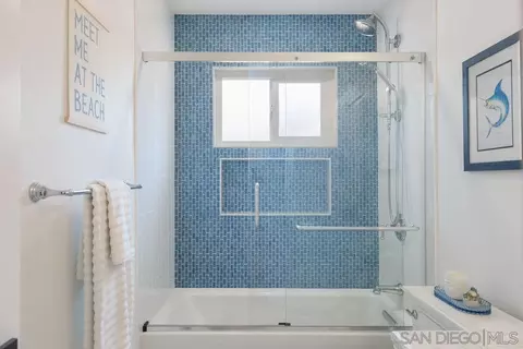 Bath - 1609 Grandview St, Oceanside, CA 92054 photo 3 of 3