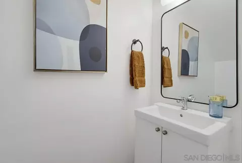 Bath - 439 Verde Rdg, Spring Valley, CA 91977 photo 1 of 3