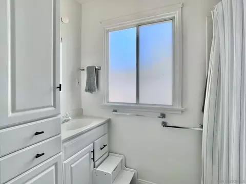 Bath - 5111 Jackson Dr, La Mesa, CA 91942 photo 1 of 1