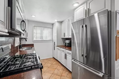 Kitchen - 5074 Gold, Oceanside, CA 92057 photo 2 of 5