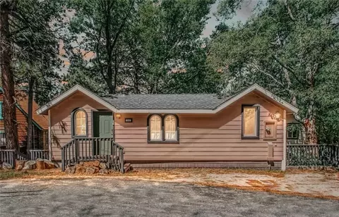 590 Oak Knoll Cir, Green Valley Lake, CA 92341