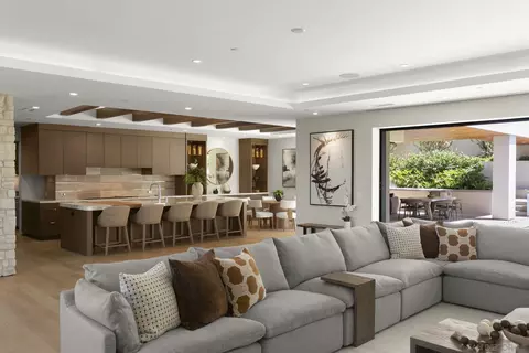 Living - 6349 Castejon, La Jolla, CA 92037 photo 1 of 3
