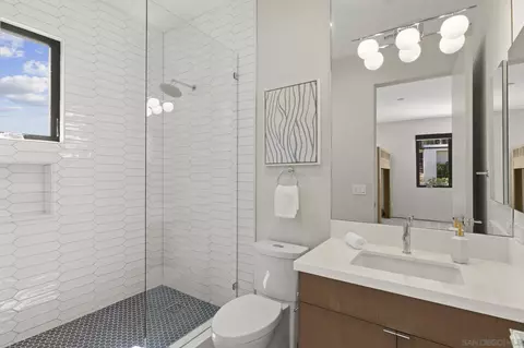 Bath - 6349 Castejon, La Jolla, CA 92037 photo 5 of 6
