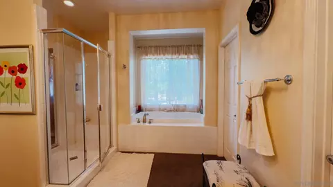 Bath - 3703 Mandolin Ave, Simi Valley, CA 93063 photo 5 of 10