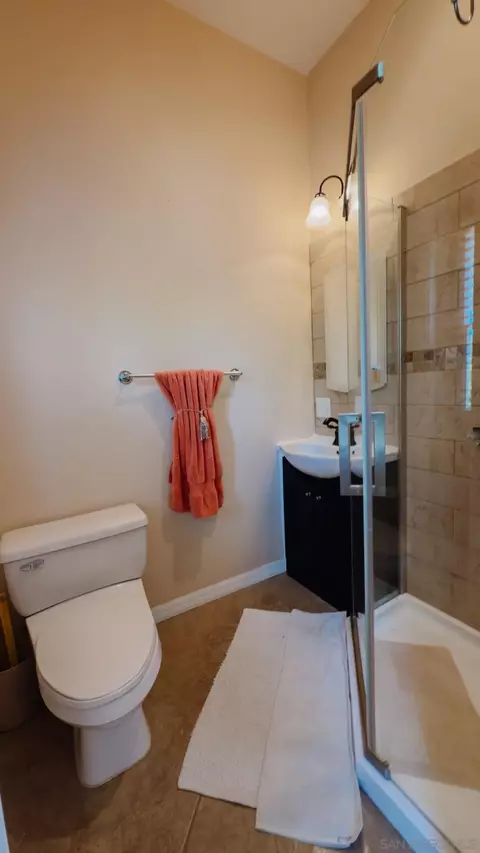 Bath - 3703 Mandolin Ave, Simi Valley, CA 93063 photo 2 of 10