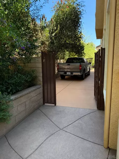 Exterior - 3703 Mandolin Ave, Simi Valley, CA 93063 photo 4 of 7