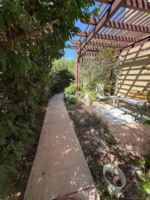 Exterior - 3703 Mandolin Ave, Simi Valley, CA 93063 photo 5 of 7
