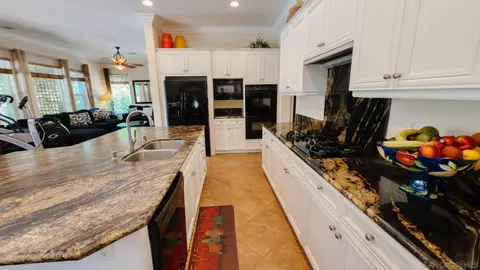Kitchen - 3703 Mandolin Ave, Simi Valley, CA 93063 photo 3 of 4
