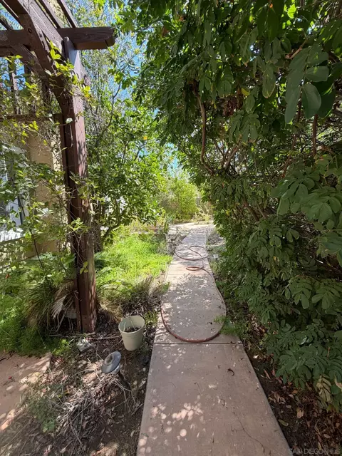 Exterior - 3703 Mandolin Ave, Simi Valley, CA 93063 photo 6 of 7