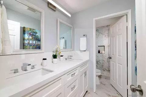 Bath - 3520 Sitio Baya, Carlsbad, CA 92009 photo 6 of 7