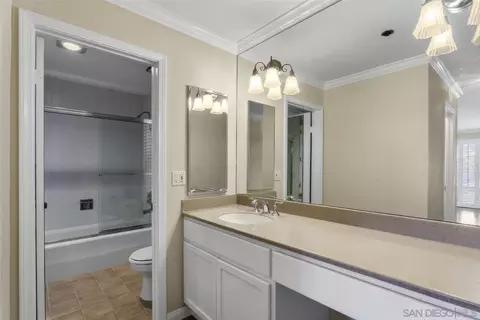 Bath - 2130 Vallecitos #246, La Jolla, CA 92037 photo 2 of 2