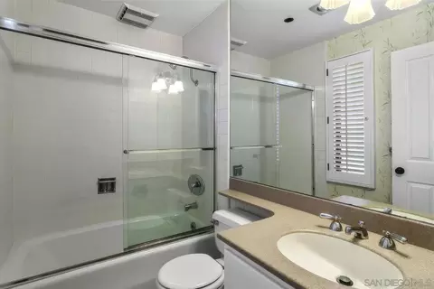 Bath - 2130 Vallecitos #246, La Jolla, CA 92037 photo 1 of 2