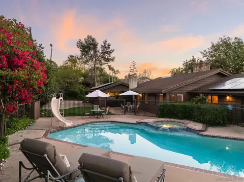 Exterior - 15943 Ranch Hollow Rd, Poway, CA 92064 photo 3 of 6