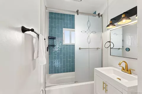 Bath - 1214 S Ditmar St, Oceanside, CA 92054 photo 2 of 3