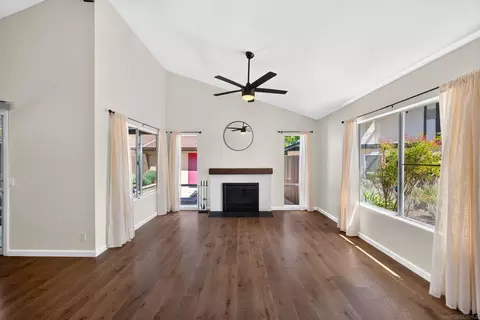 Living - 2207 Arborvitae Ln, Spring Valley, CA 91977 photo 3 of 5