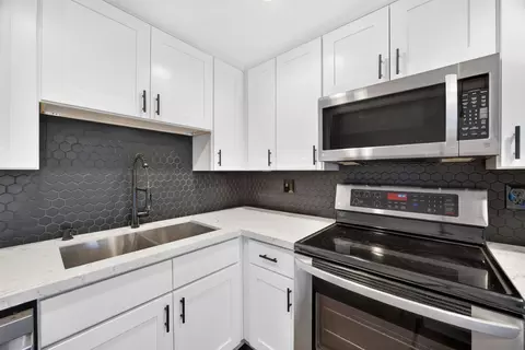 Kitchen - 2207 Arborvitae Ln, Spring Valley, CA 91977 photo 2 of 4