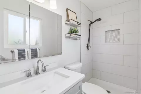 Bath - 4119 Thomas St, Oceanside, CA 92056 photo 1 of 2