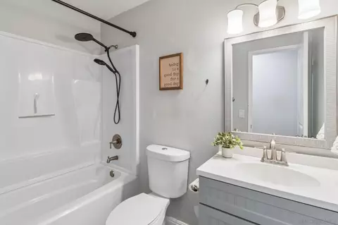 Bath - 4119 Thomas St, Oceanside, CA 92056 photo 2 of 2