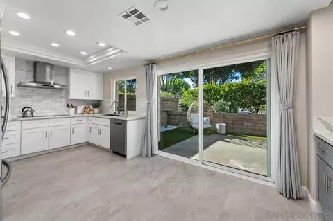Kitchen - 1728 Caminito Ardiente, La Jolla, CA 92037 photo 1 of 1