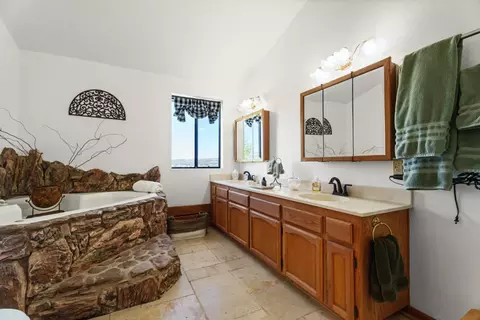 Bath - 39525 Opalocka, Boulevard, CA 91905 photo 3 of 5