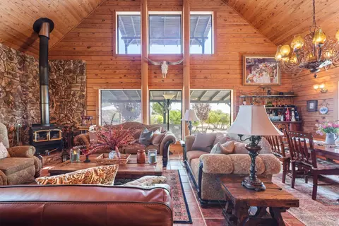 Living - 39525 Opalocka, Boulevard, CA 91905 photo 4 of 6