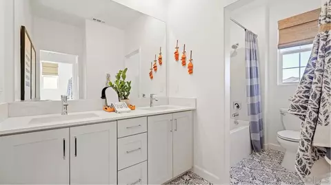 Bath - 142 Page Pl, Ramona, CA 92065 photo 2 of 3