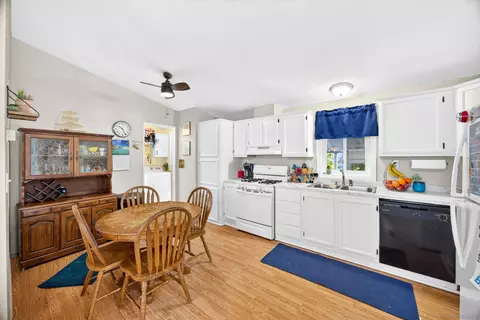 Kitchen - 1638 Calavo Rd #35, Fallbrook, CA 92028 photo 1 of 2