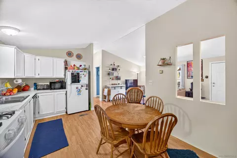 Dining - 1638 Calavo Rd #35, Fallbrook, CA 92028 photo 2 of 2