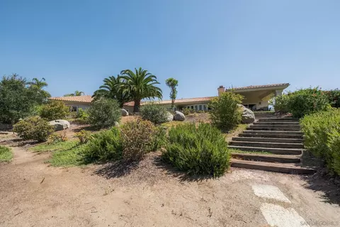 Exterior - 1990 Quail View Dr, Vista, CA 92084 photo 10 of 15