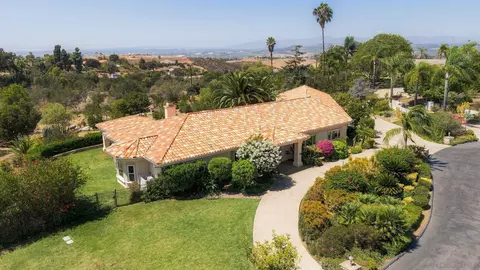 View/Area - 1990 Quail View Dr, Vista, CA 92084 photo 3 of 10