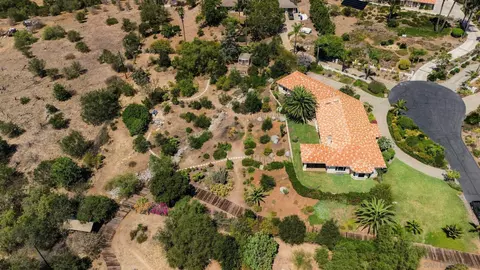 View/Area - 1990 Quail View Dr, Vista, CA 92084 photo 9 of 10