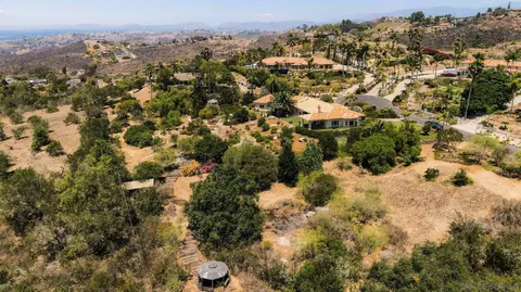View/Area - 1990 Quail View Dr, Vista, CA 92084 photo 6 of 10