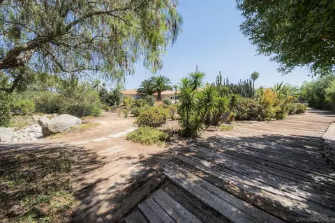 Exterior - 1990 Quail View Dr, Vista, CA 92084 photo 11 of 15