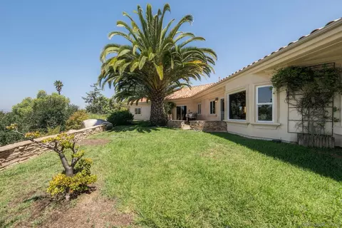 Exterior - 1990 Quail View Dr, Vista, CA 92084 photo 8 of 15