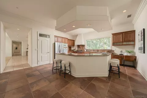 Kitchen - 1990 Quail View Dr, Vista, CA 92084 photo 2 of 7