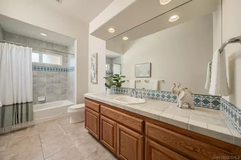 Bath - 1990 Quail View Dr, Vista, CA 92084 photo 1 of 5