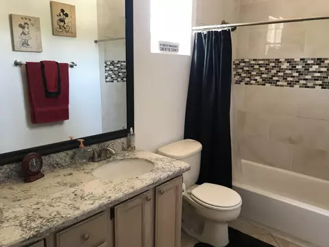 Bath - 31110 El Torito Ct, Temecula, CA 92592 photo 2 of 4