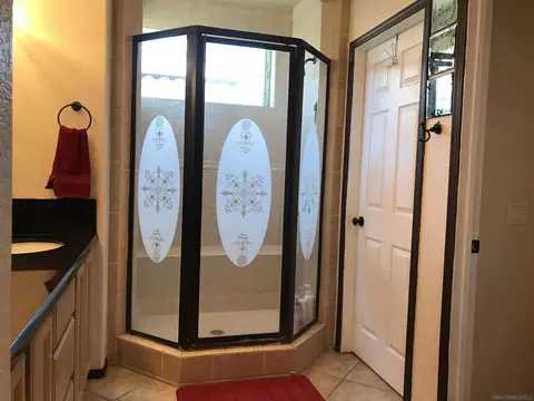 Bath - 31110 El Torito Ct, Temecula, CA 92592 photo 4 of 4