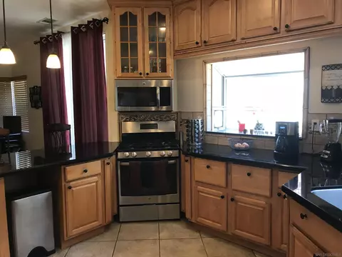 Kitchen - 31110 El Torito Ct, Temecula, CA 92592 photo 2 of 3