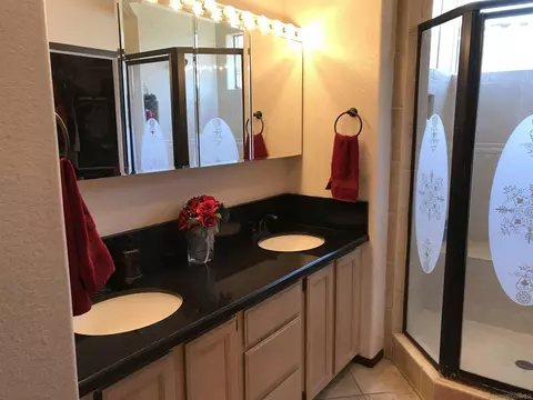 Bath - 31110 El Torito Ct, Temecula, CA 92592 photo 3 of 4