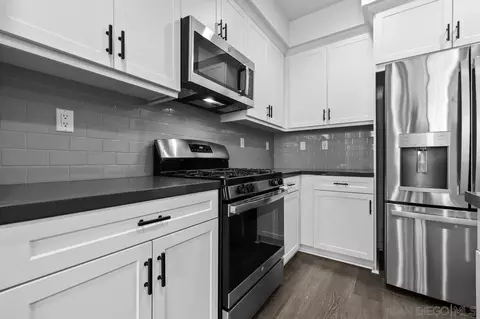 Kitchen - 340 Waterbury Ct, Santee, CA 92071 photo 4 of 7