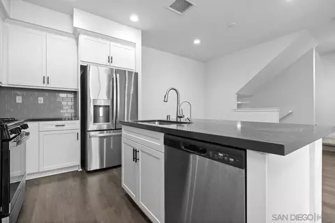 Kitchen - 340 Waterbury Ct, Santee, CA 92071 photo 2 of 7