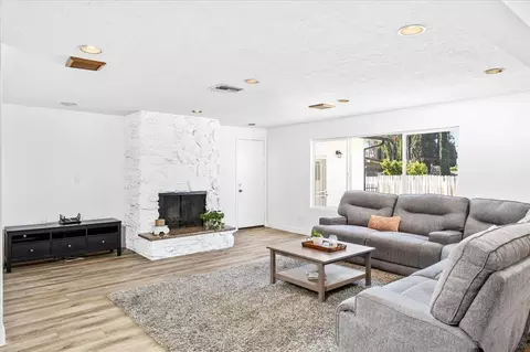 Living - 2073 Ginny Ln, Escondido, CA 92025 photo 2 of 4