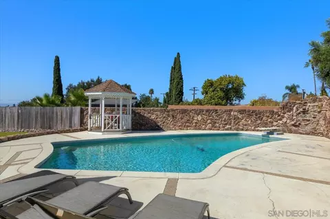 Exterior - 2073 Ginny Ln, Escondido, CA 92025 photo 5 of 11